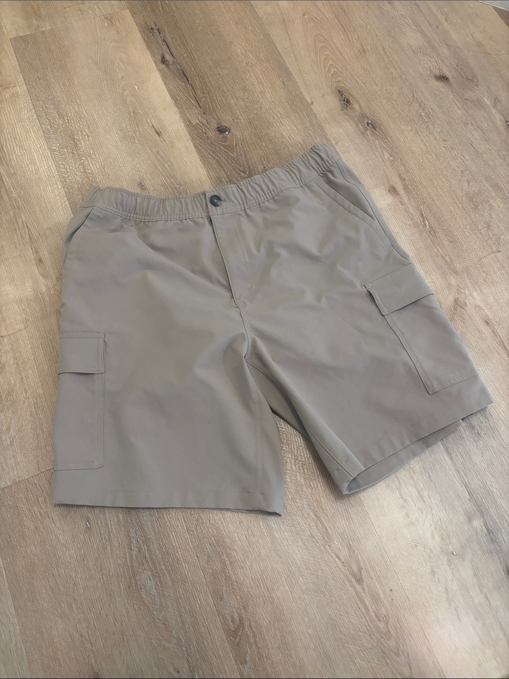 Men's Skechers Cargo Shorts in Light Taupe